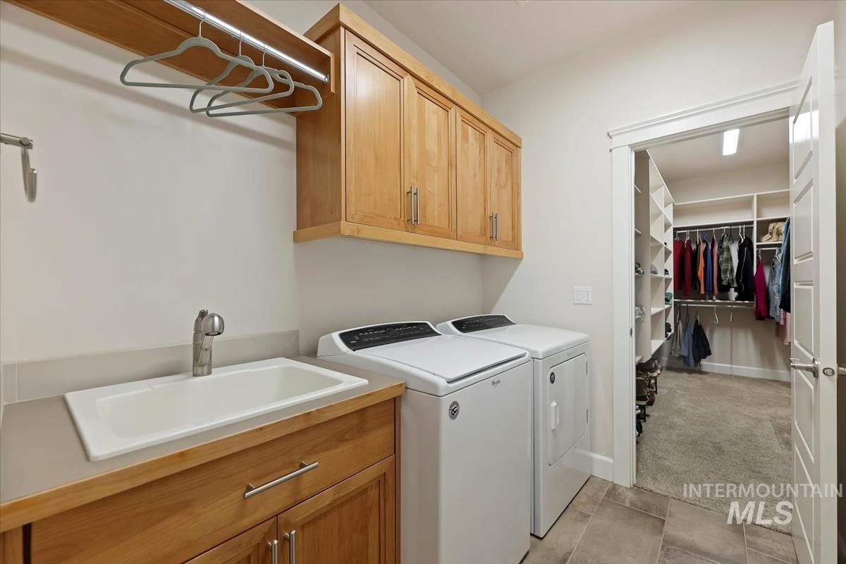 1360 W Cerulean, Kuna, Idaho 83634, 3 Bedrooms, 2 Bathrooms, Residential For Sale, Price $569,900,MLS 98972486