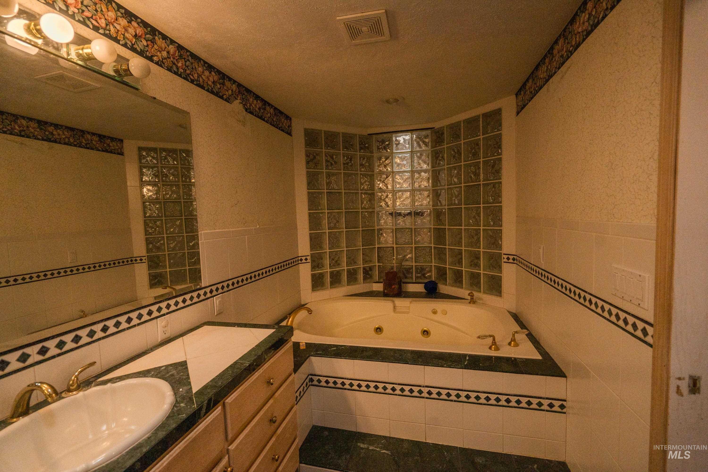 1533 S 600 W, Oakley, Idaho 83346, 4 Bedrooms, 2 Bathrooms, Residential For Sale, Price $363,000,MLS 98972489