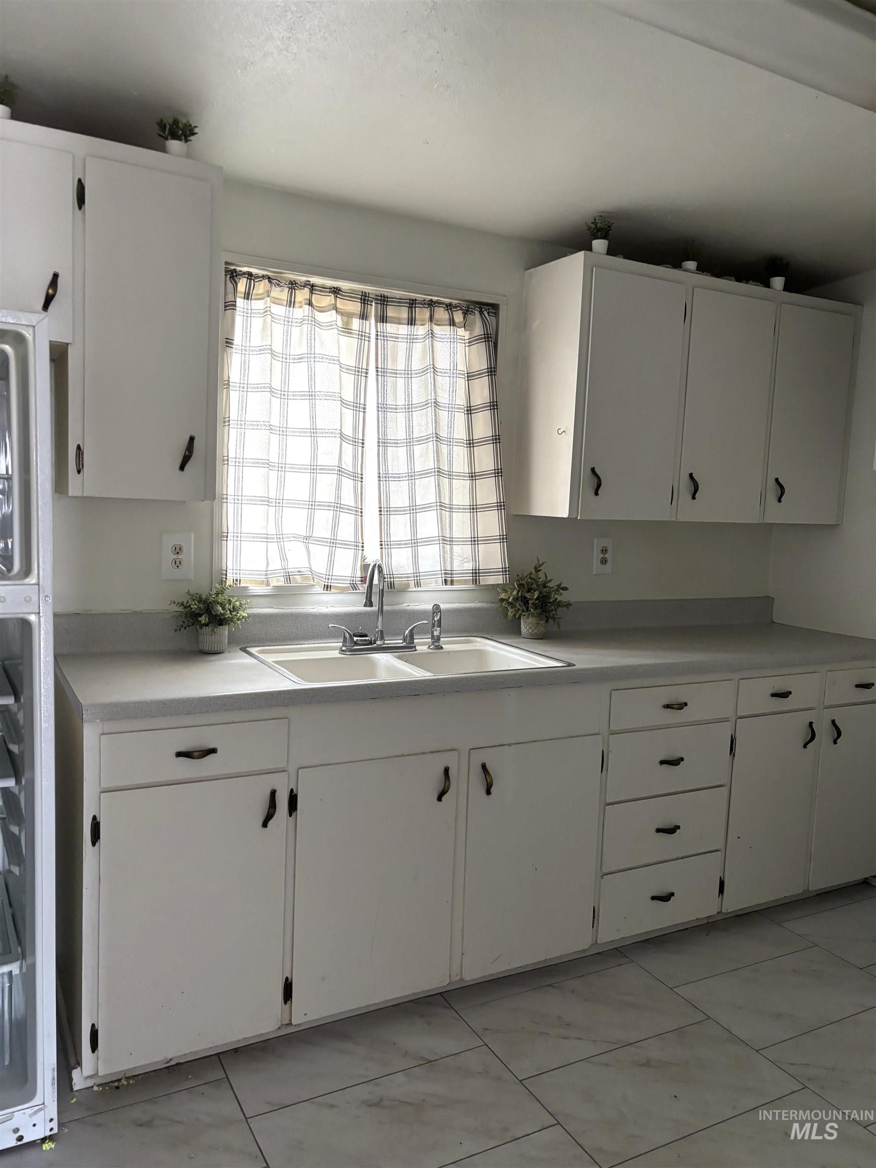 675 S 13th E, Mountain Home, Idaho 83647, 2 Bedrooms, 1 Bathroom, Residential For Sale, Price $190,000,MLS 98972491