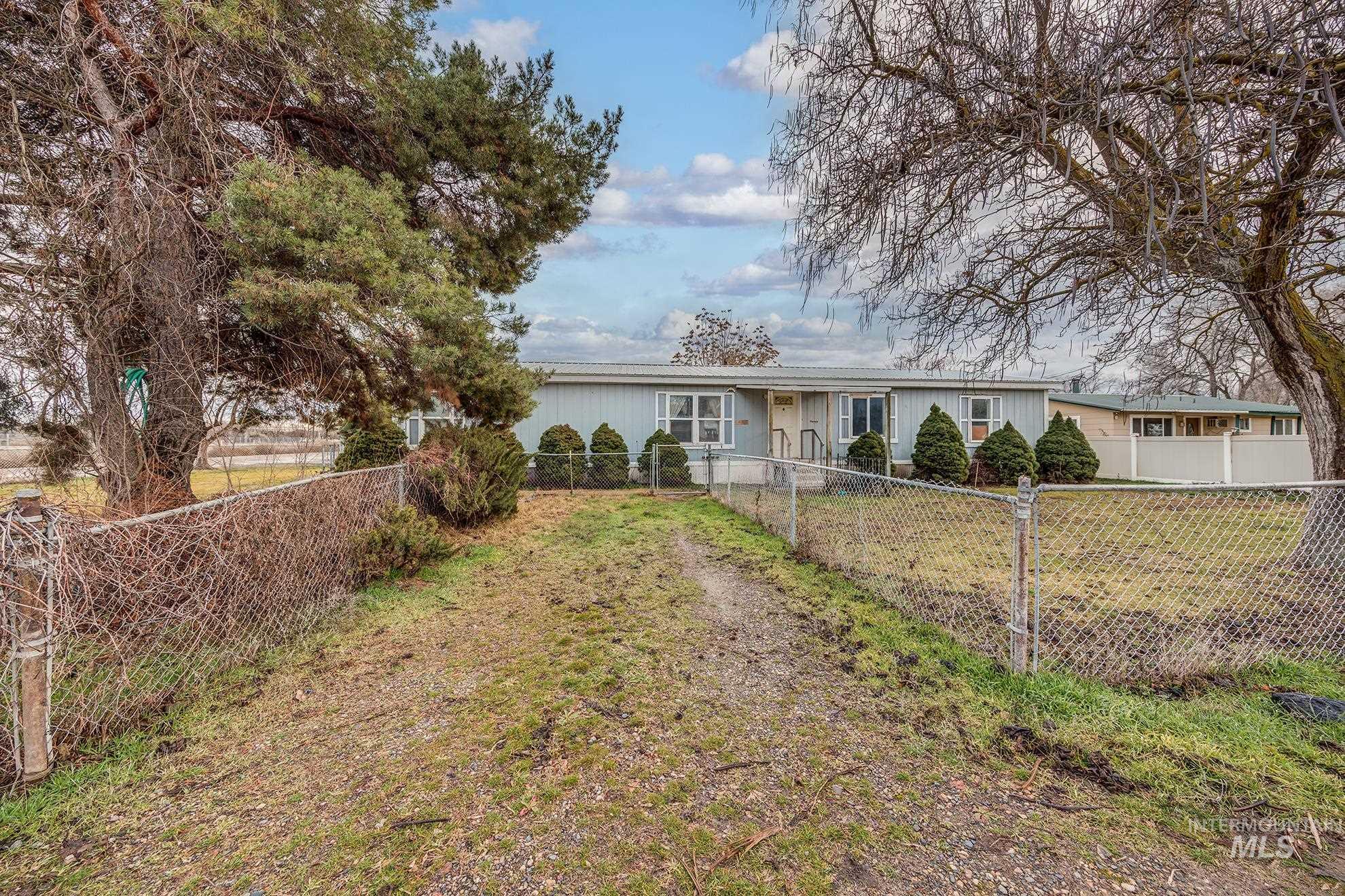 1445 SE Claude Rd, Ontario, Oregon 97914, 3 Bedrooms, 2 Bathrooms, Residential For Sale, Price $149,900,MLS 98972492