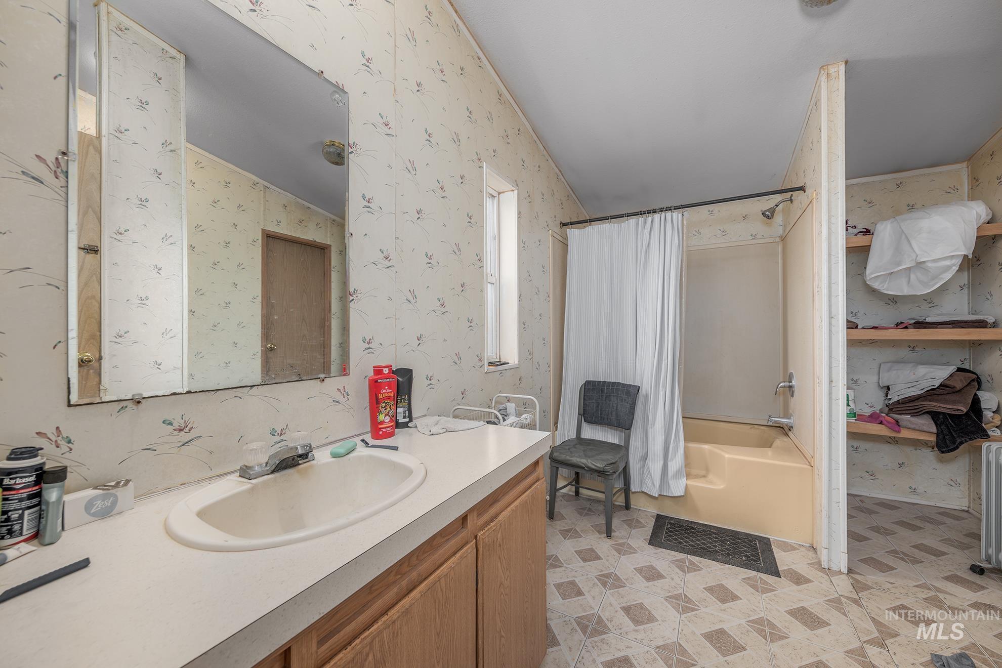 1445 SE Claude Rd, Ontario, Oregon 97914, 3 Bedrooms, 2 Bathrooms, Residential For Sale, Price $149,900,MLS 98972492