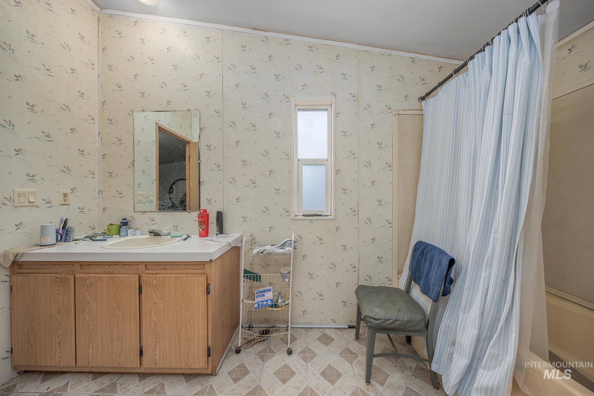 1445 SE Claude Rd, Ontario, Oregon 97914, 3 Bedrooms, 2 Bathrooms, Residential For Sale, Price $149,900,MLS 98972492