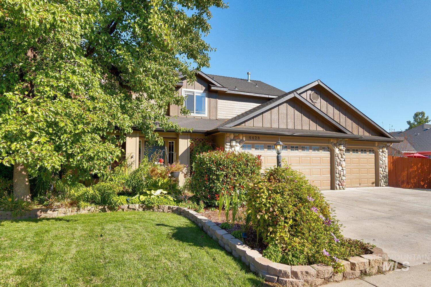 4428 W CampFire, Meridian, Idaho 83646, 4 Bedrooms, 2.5 Bathrooms, Residential For Sale, Price $550,900,MLS 98972493