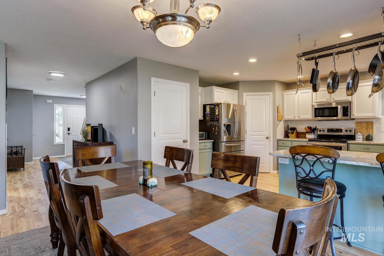 4428 W CampFire, Meridian, Idaho 83646, 4 Bedrooms, 2.5 Bathrooms, Residential For Sale, Price $550,900,MLS 98972493