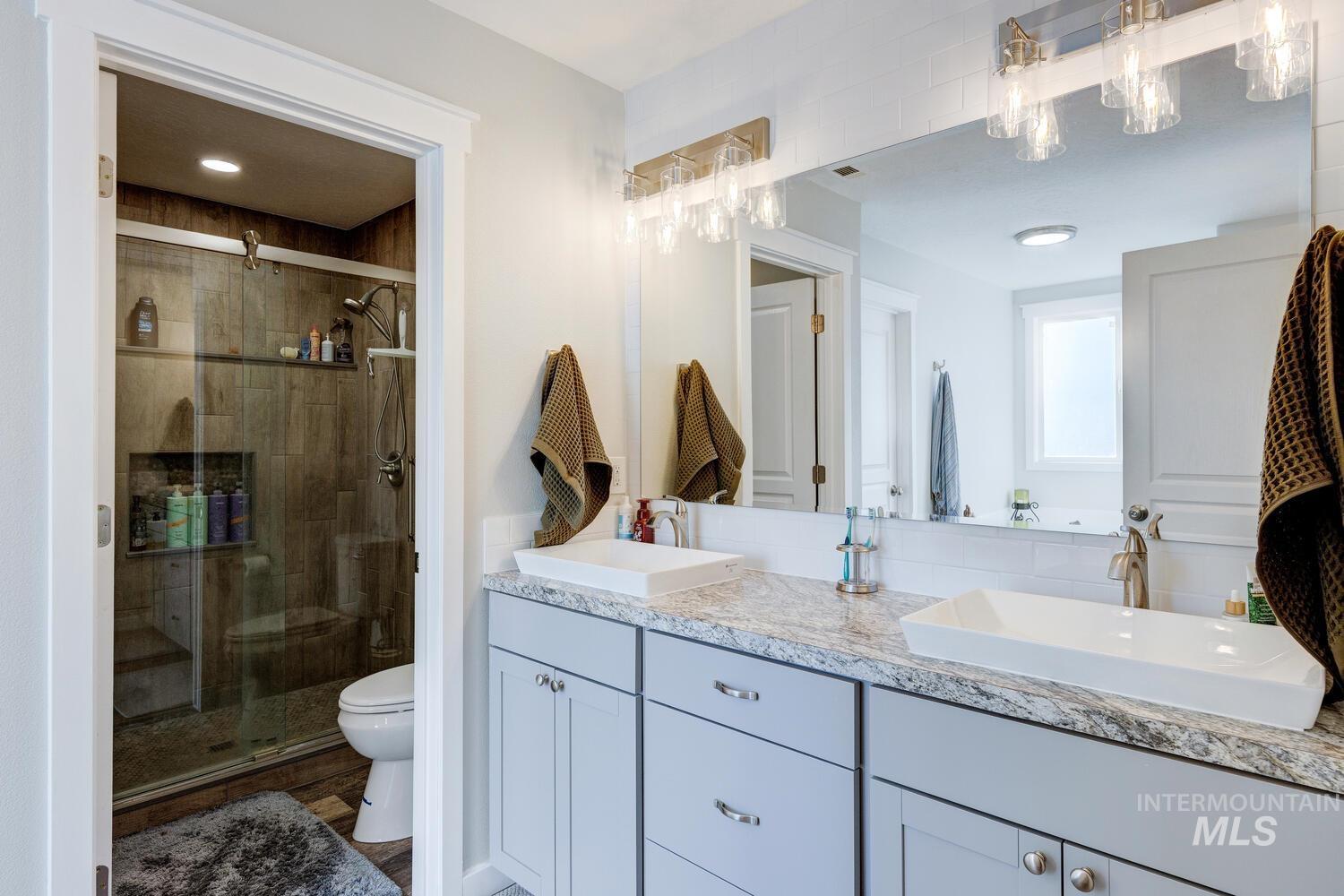 4428 W CampFire, Meridian, Idaho 83646, 4 Bedrooms, 2.5 Bathrooms, Residential For Sale, Price $550,900,MLS 98972493