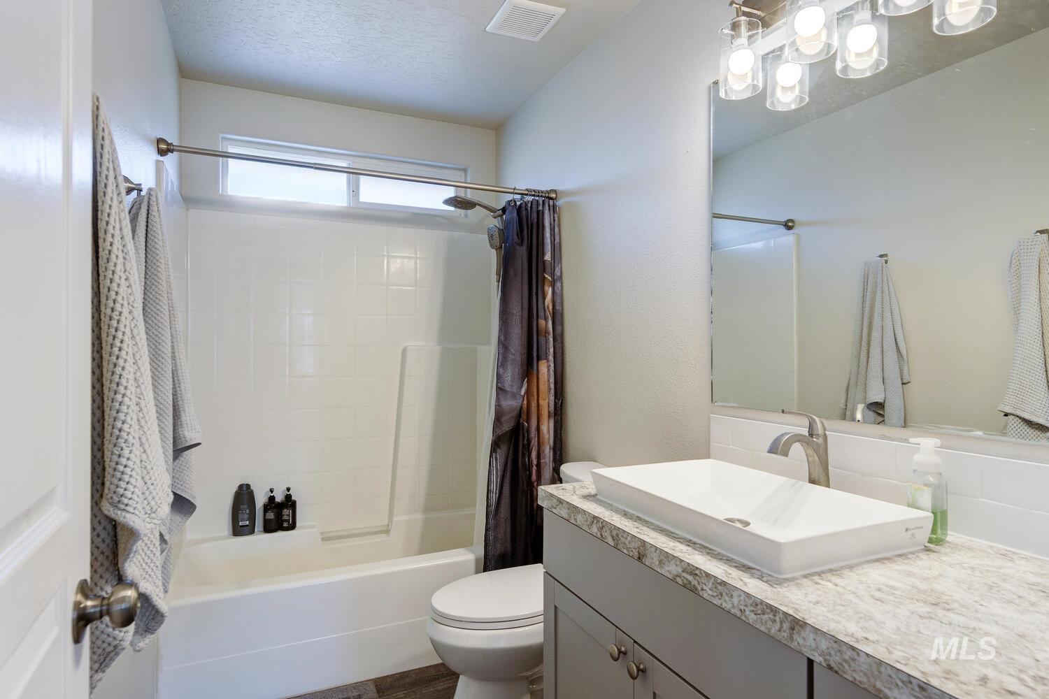 4428 W CampFire, Meridian, Idaho 83646, 4 Bedrooms, 2.5 Bathrooms, Residential For Sale, Price $550,900,MLS 98972493