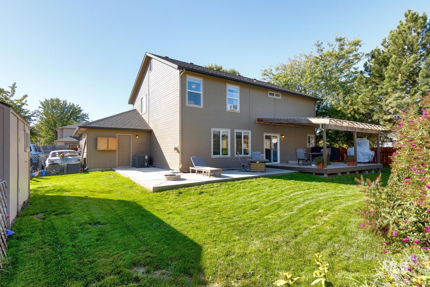 4428 W CampFire, Meridian, Idaho 83646, 4 Bedrooms, 2.5 Bathrooms, Residential For Sale, Price $550,900,MLS 98972493