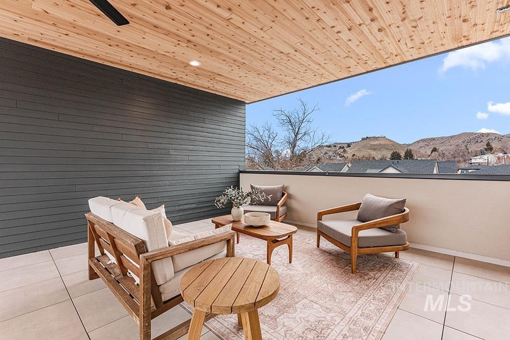 3353 W Whimbrel Lane, Boise, Idaho 83703, 3 Bedrooms, 2.5 Bathrooms, Residential For Sale, Price $699,900,MLS 98972495