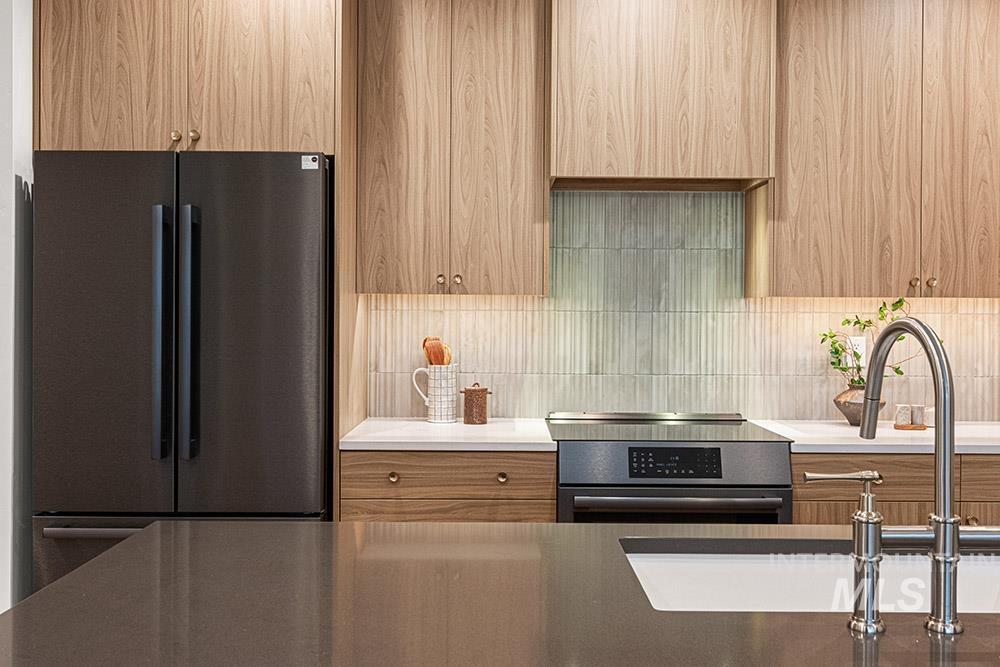 3353 W Whimbrel Lane, Boise, Idaho 83703, 3 Bedrooms, 2.5 Bathrooms, Residential For Sale, Price $699,900,MLS 98972495