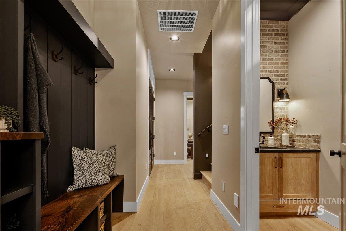 7017 N Cairnhill Way, Eagle, Idaho 83616, 4 Bedrooms, 4.5 Bathrooms, Residential For Sale, Price $2,499,900,MLS 98972497