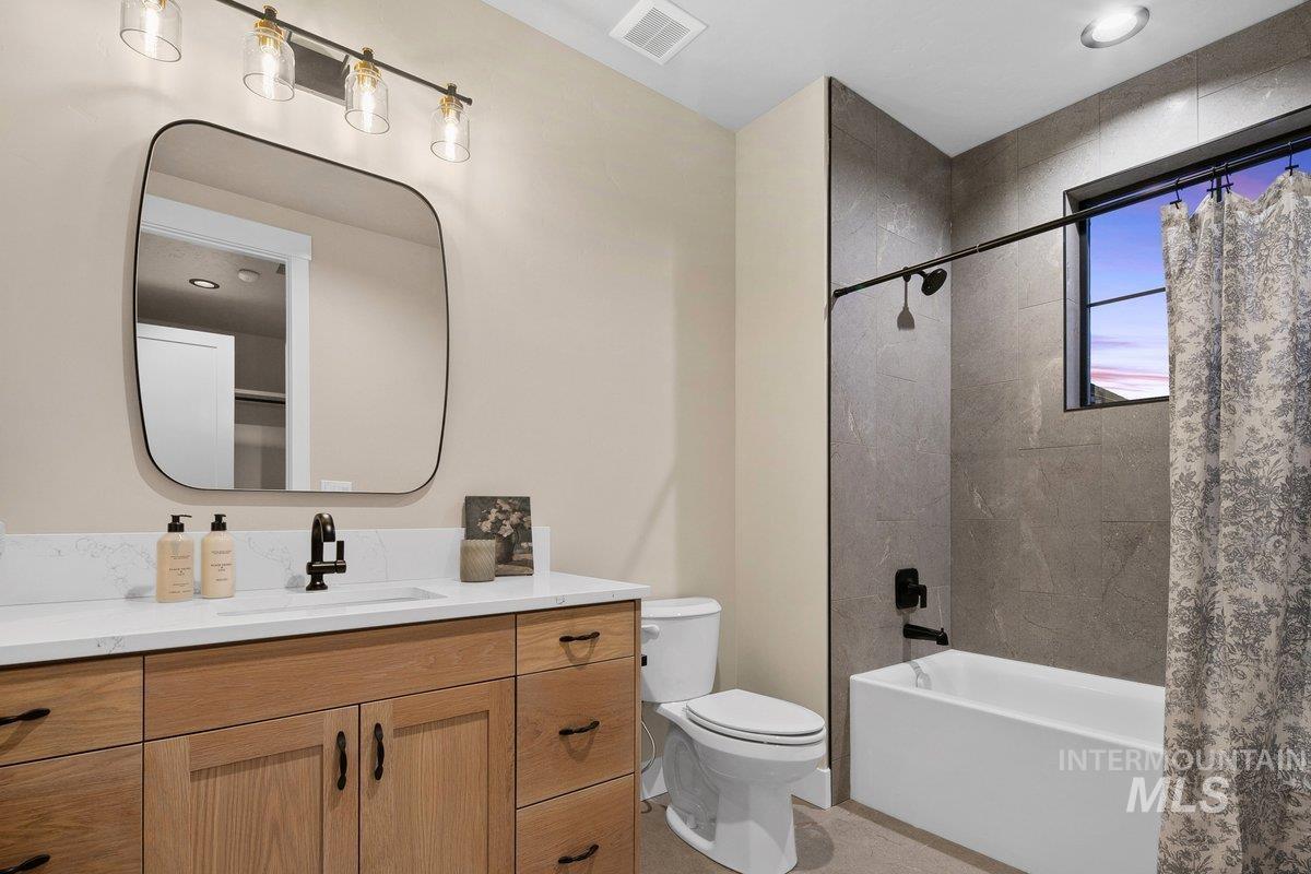 7017 N Cairnhill Way, Eagle, Idaho 83616, 4 Bedrooms, 4.5 Bathrooms, Residential For Sale, Price $2,499,900,MLS 98972497