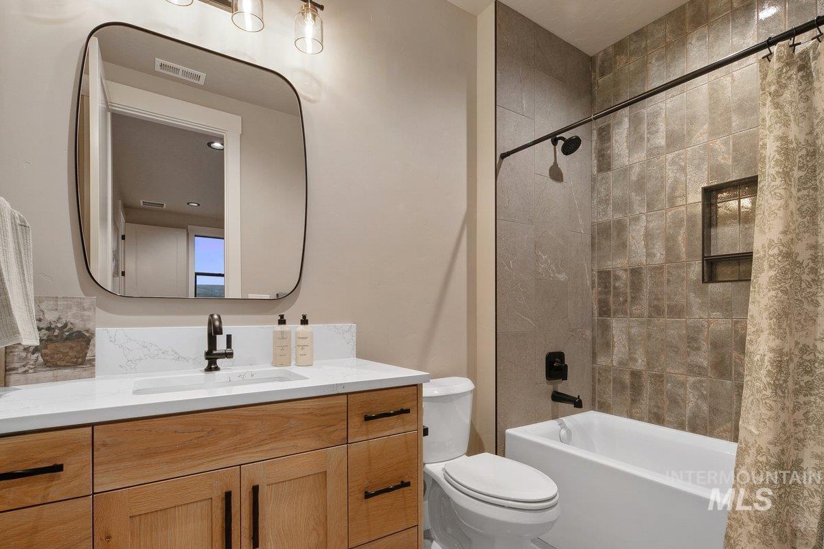 7017 N Cairnhill Way, Eagle, Idaho 83616, 4 Bedrooms, 4.5 Bathrooms, Residential For Sale, Price $2,499,900,MLS 98972497