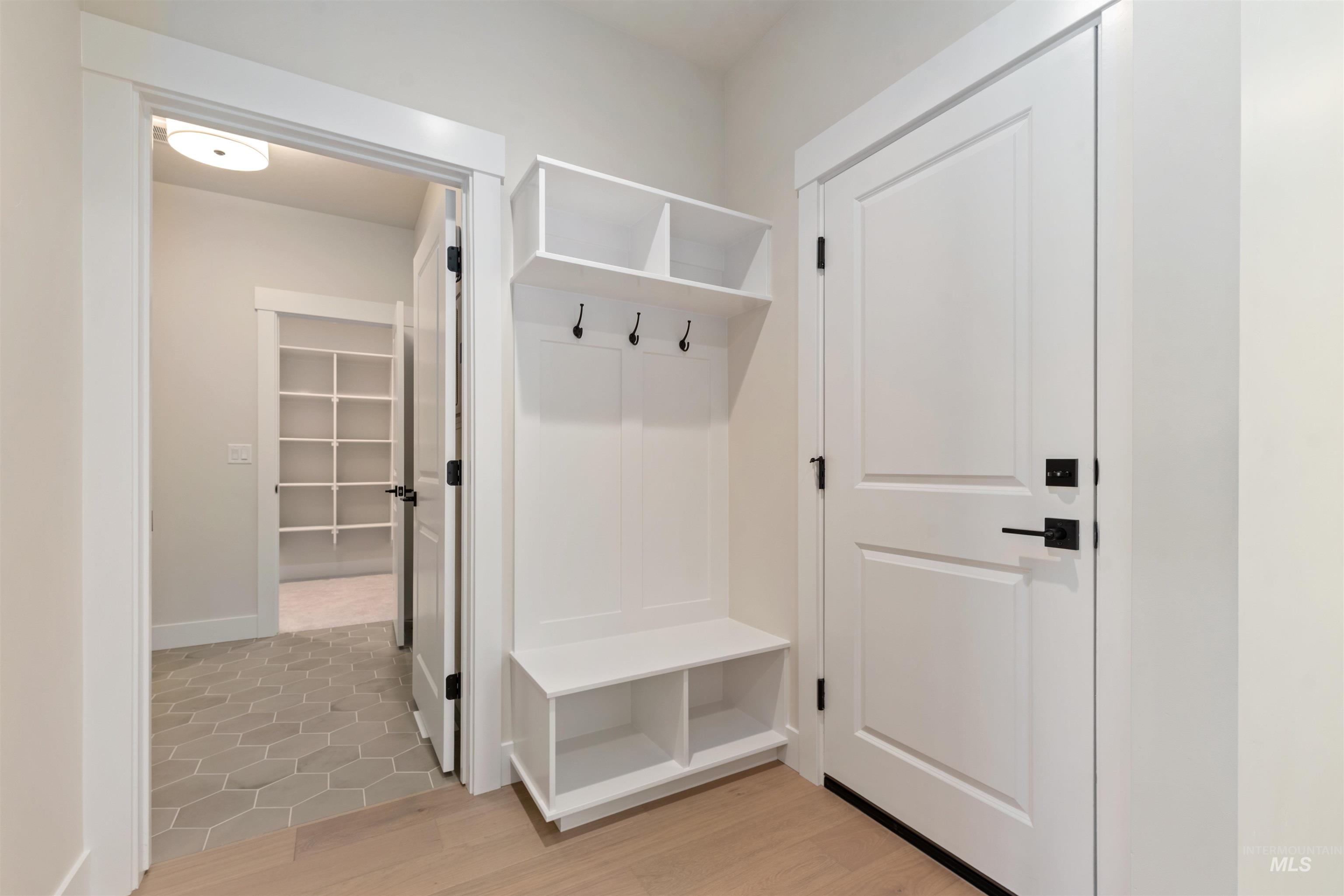 6536 E Lucy Dr, Eagle, Idaho 83714, 3 Bedrooms, 2 Bathrooms, Residential For Sale, Price $599,880,MLS 98972499