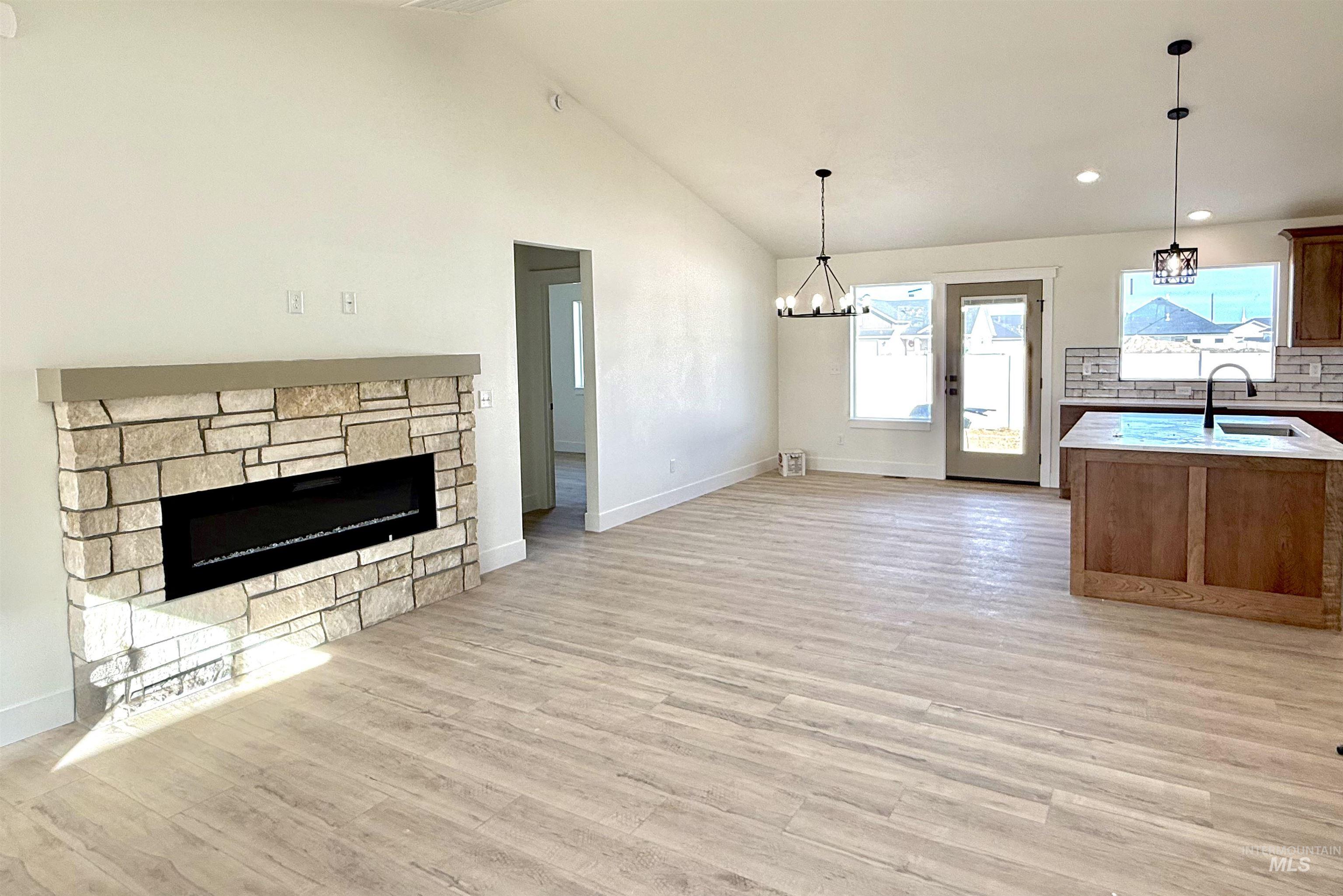 1210 Ira Burton, Twin Falls, Idaho 83301, 4 Bedrooms, 2 Bathrooms, Residential For Sale, Price $439,000,MLS 98972500