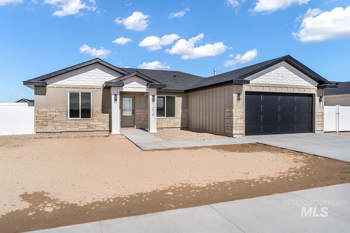 1210 Ira Burton, Twin Falls, Idaho 83301, 4 Bedrooms, 2 Bathrooms, Residential For Sale, Price $439,000, 98972500