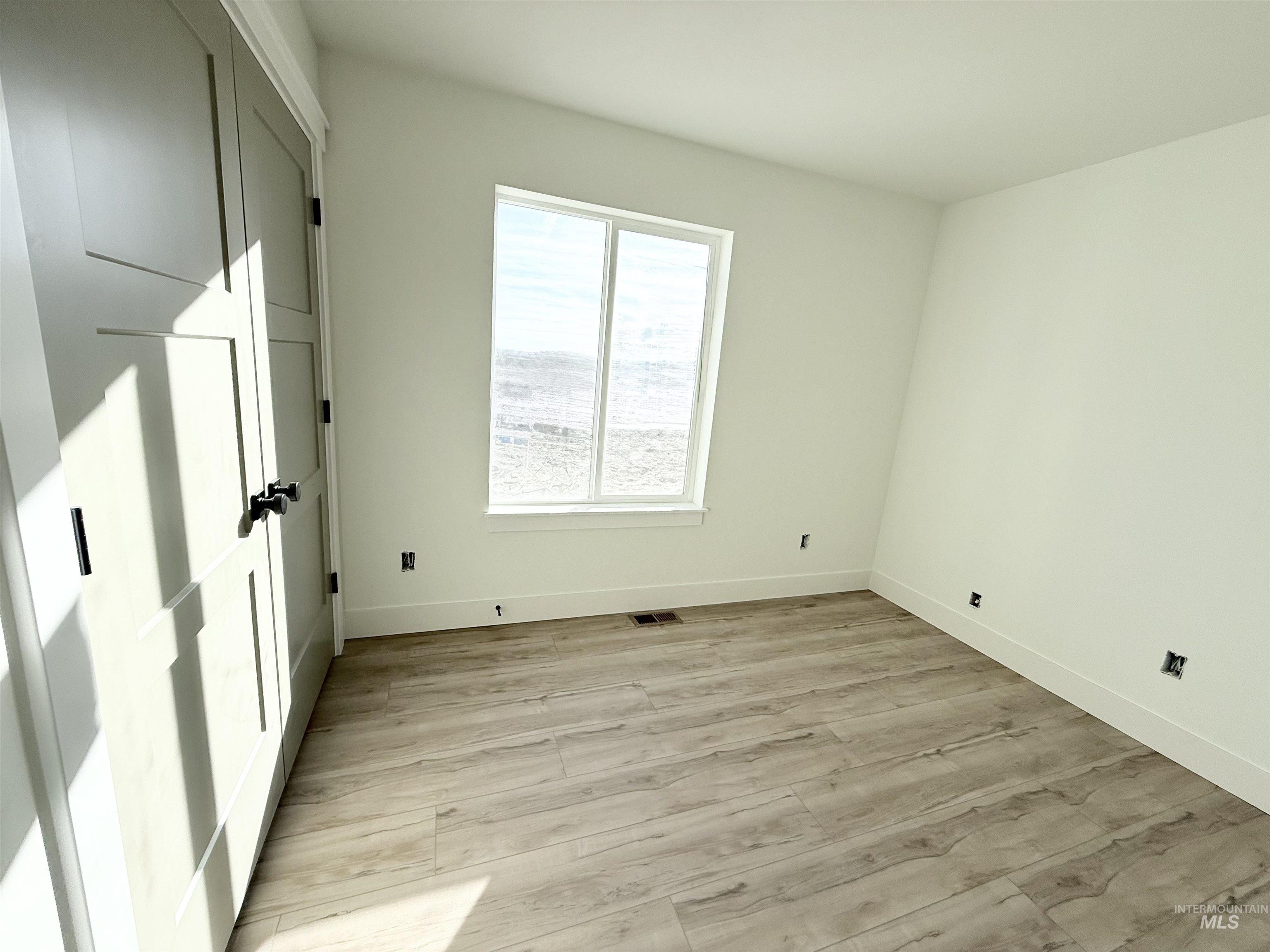 1210 Ira Burton, Twin Falls, Idaho 83301, 4 Bedrooms, 2 Bathrooms, Residential For Sale, Price $439,000,MLS 98972500