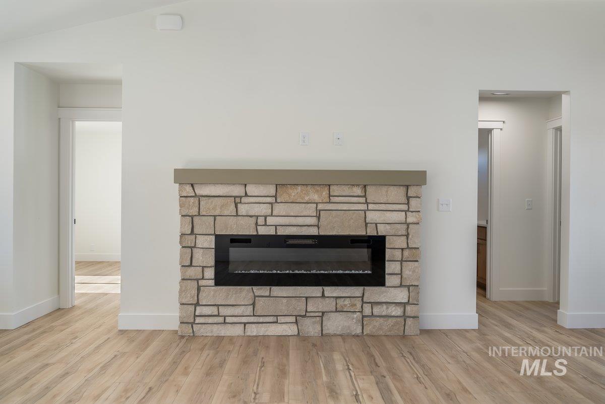 1210 Ira Burton, Twin Falls, Idaho 83301, 4 Bedrooms, 2 Bathrooms, Residential For Sale, Price $439,000, 98972500