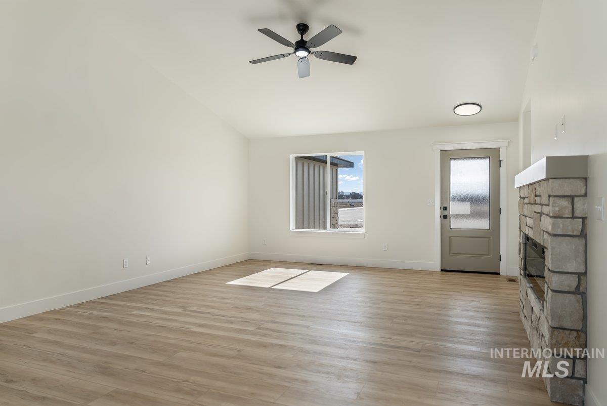 1210 Ira Burton, Twin Falls, Idaho 83301, 4 Bedrooms, 2 Bathrooms, Residential For Sale, Price $439,000,MLS 98972500