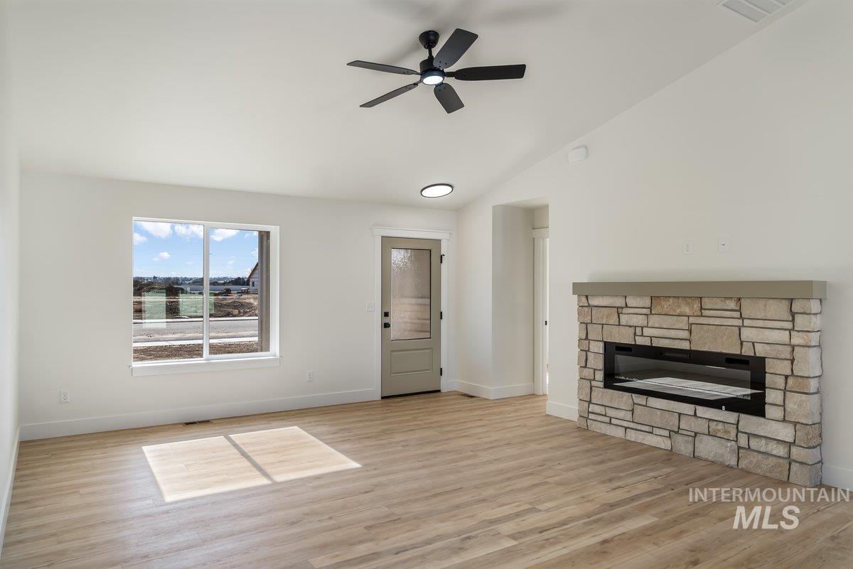 1210 Ira Burton, Twin Falls, Idaho 83301, 4 Bedrooms, 2 Bathrooms, Residential For Sale, Price $439,000,MLS 98972500