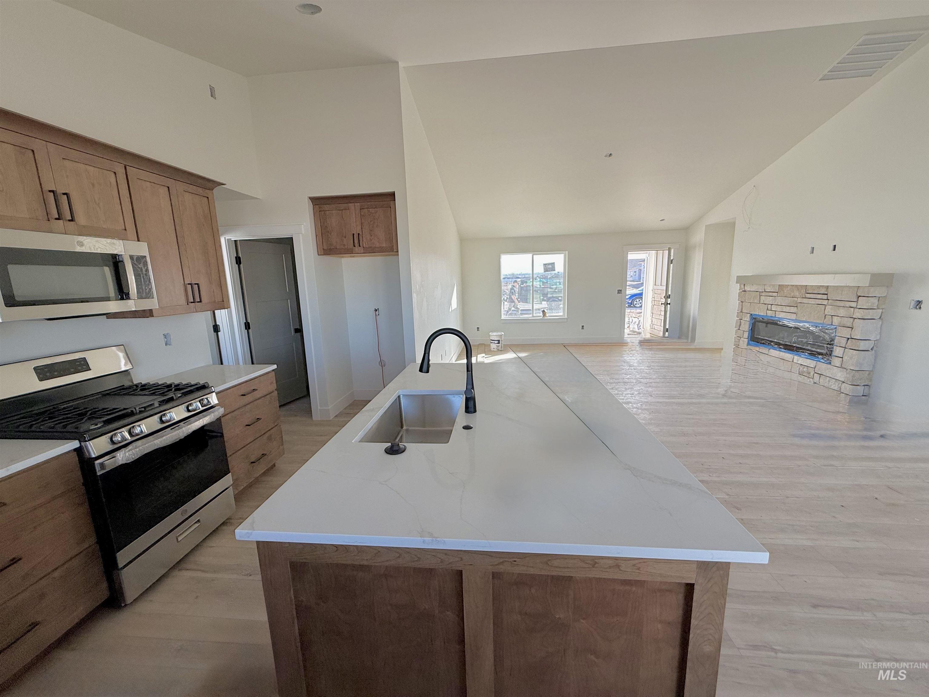 1210 Ira Burton, Twin Falls, Idaho 83301, 4 Bedrooms, 2 Bathrooms, Residential For Sale, Price $439,000,MLS 98972500