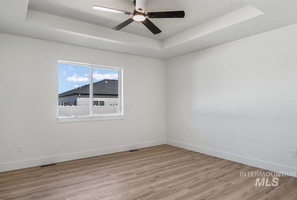 1210 Ira Burton, Twin Falls, Idaho 83301, 4 Bedrooms, 2 Bathrooms, Residential For Sale, Price $439,000,MLS 98972500