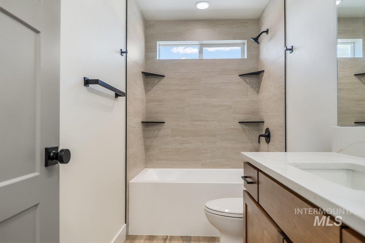 1210 Ira Burton, Twin Falls, Idaho 83301, 4 Bedrooms, 2 Bathrooms, Residential For Sale, Price $439,000, 98972500