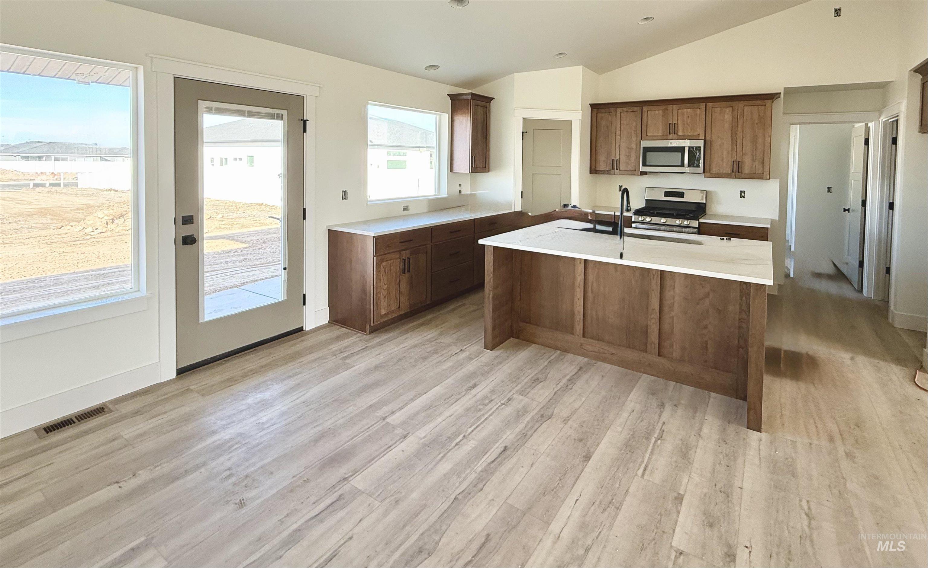 1210 Ira Burton, Twin Falls, Idaho 83301, 4 Bedrooms, 2 Bathrooms, Residential For Sale, Price $439,000,MLS 98972500