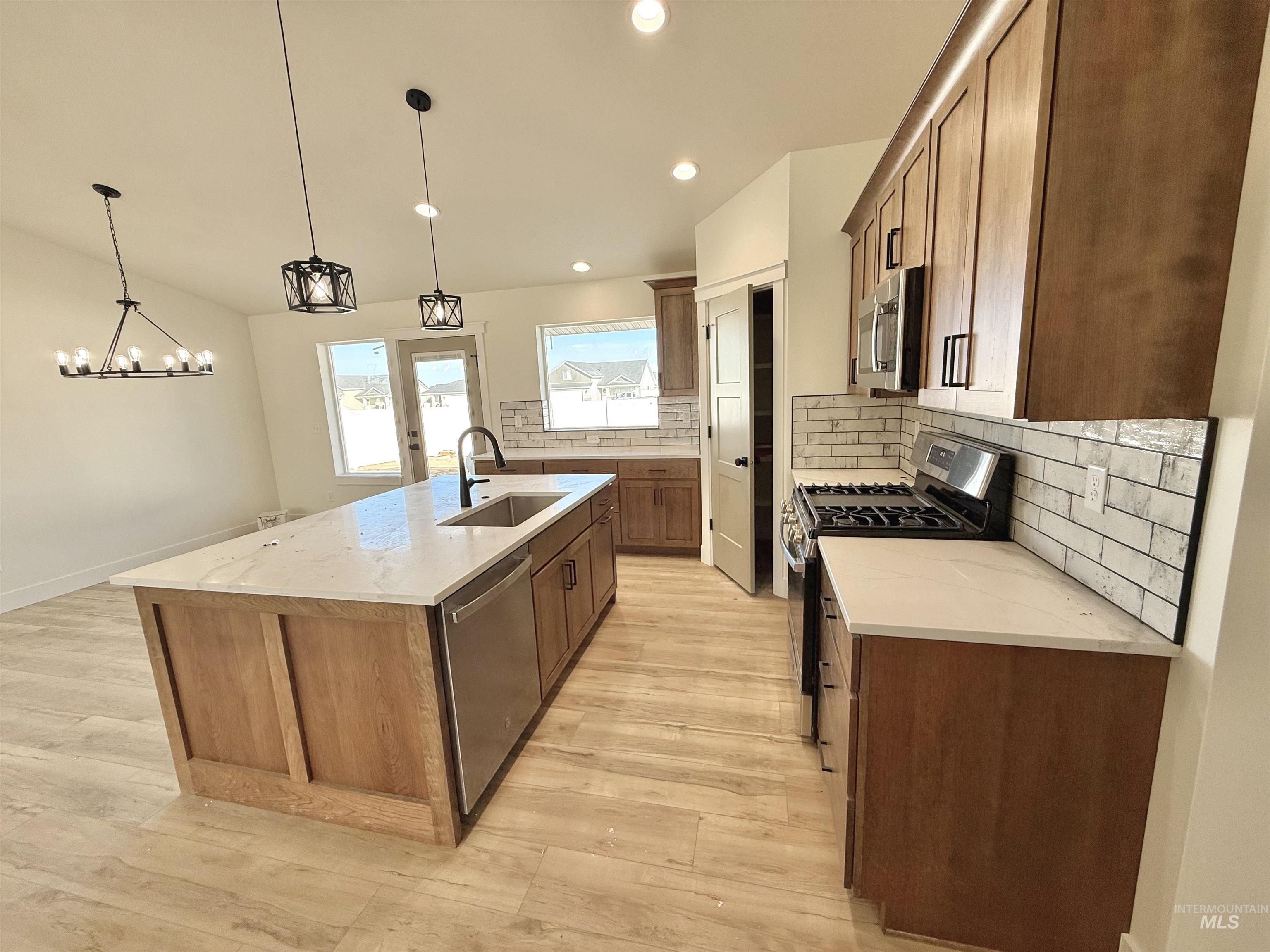 1210 Ira Burton, Twin Falls, Idaho 83301, 4 Bedrooms, 2 Bathrooms, Residential For Sale, Price $439,000,MLS 98972500