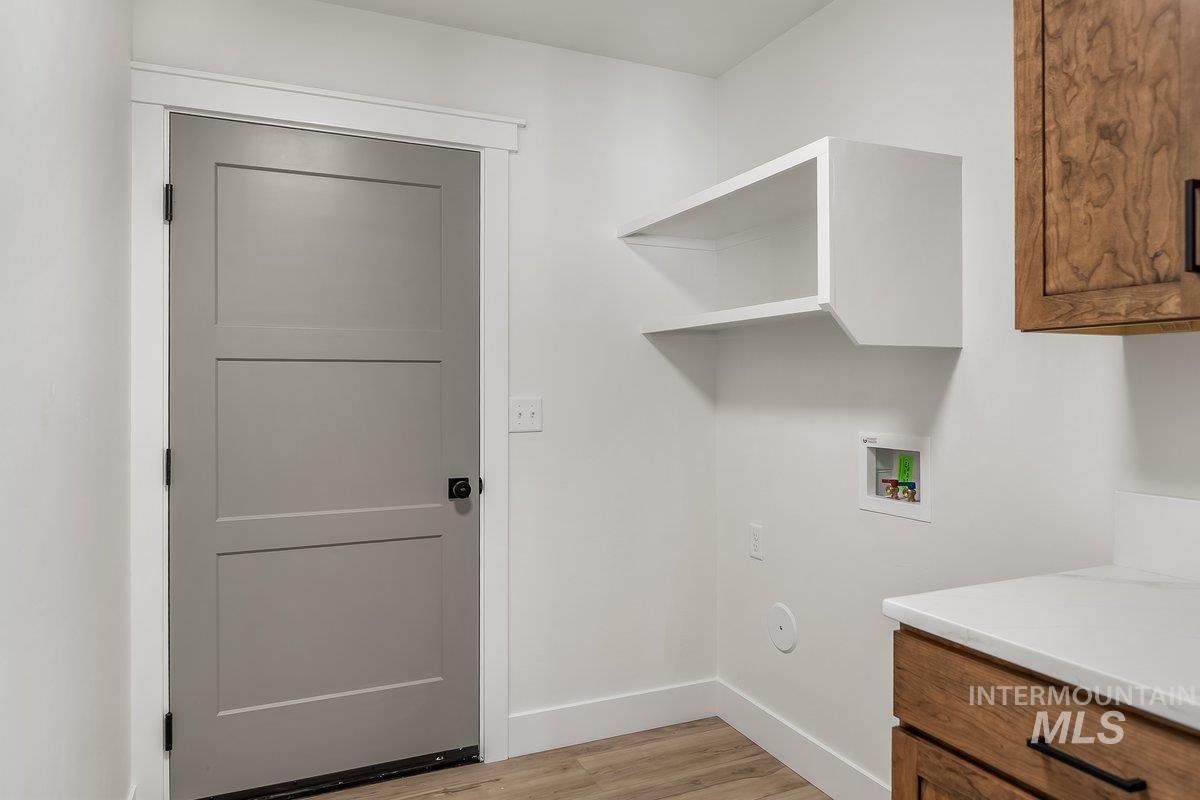 1210 Ira Burton, Twin Falls, Idaho 83301, 4 Bedrooms, 2 Bathrooms, Residential For Sale, Price $439,000, 98972500