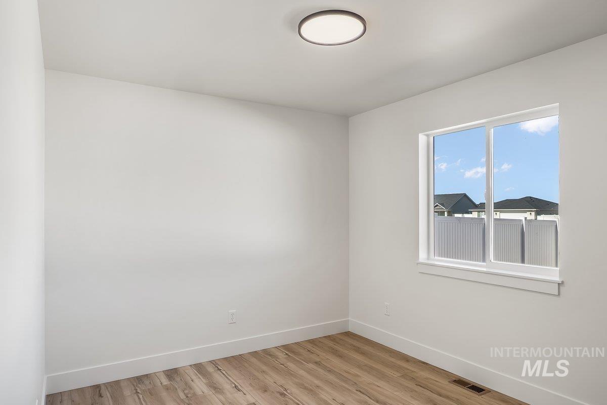 1210 Ira Burton, Twin Falls, Idaho 83301, 4 Bedrooms, 2 Bathrooms, Residential For Sale, Price $439,000,MLS 98972500