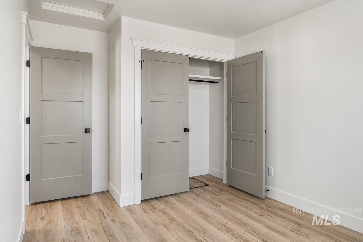 1210 Ira Burton, Twin Falls, Idaho 83301, 4 Bedrooms, 2 Bathrooms, Residential For Sale, Price $439,000,MLS 98972500