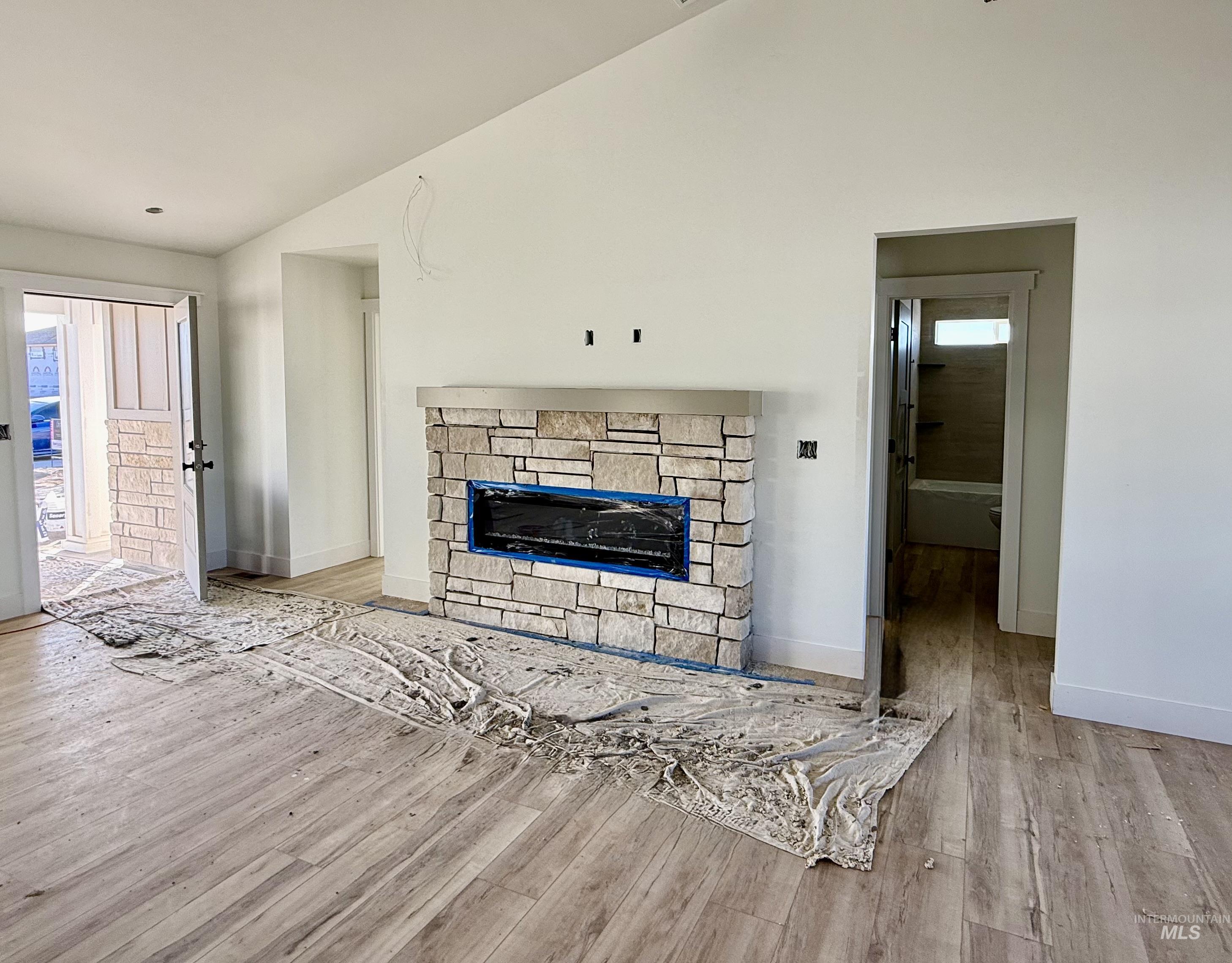 1210 Ira Burton, Twin Falls, Idaho 83301, 4 Bedrooms, 2 Bathrooms, Residential For Sale, Price $439,000,MLS 98972500