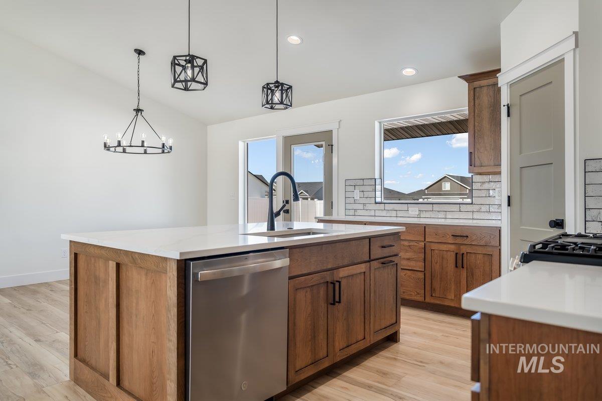 1210 Ira Burton, Twin Falls, Idaho 83301, 4 Bedrooms, 2 Bathrooms, Residential For Sale, Price $439,000, 98972500