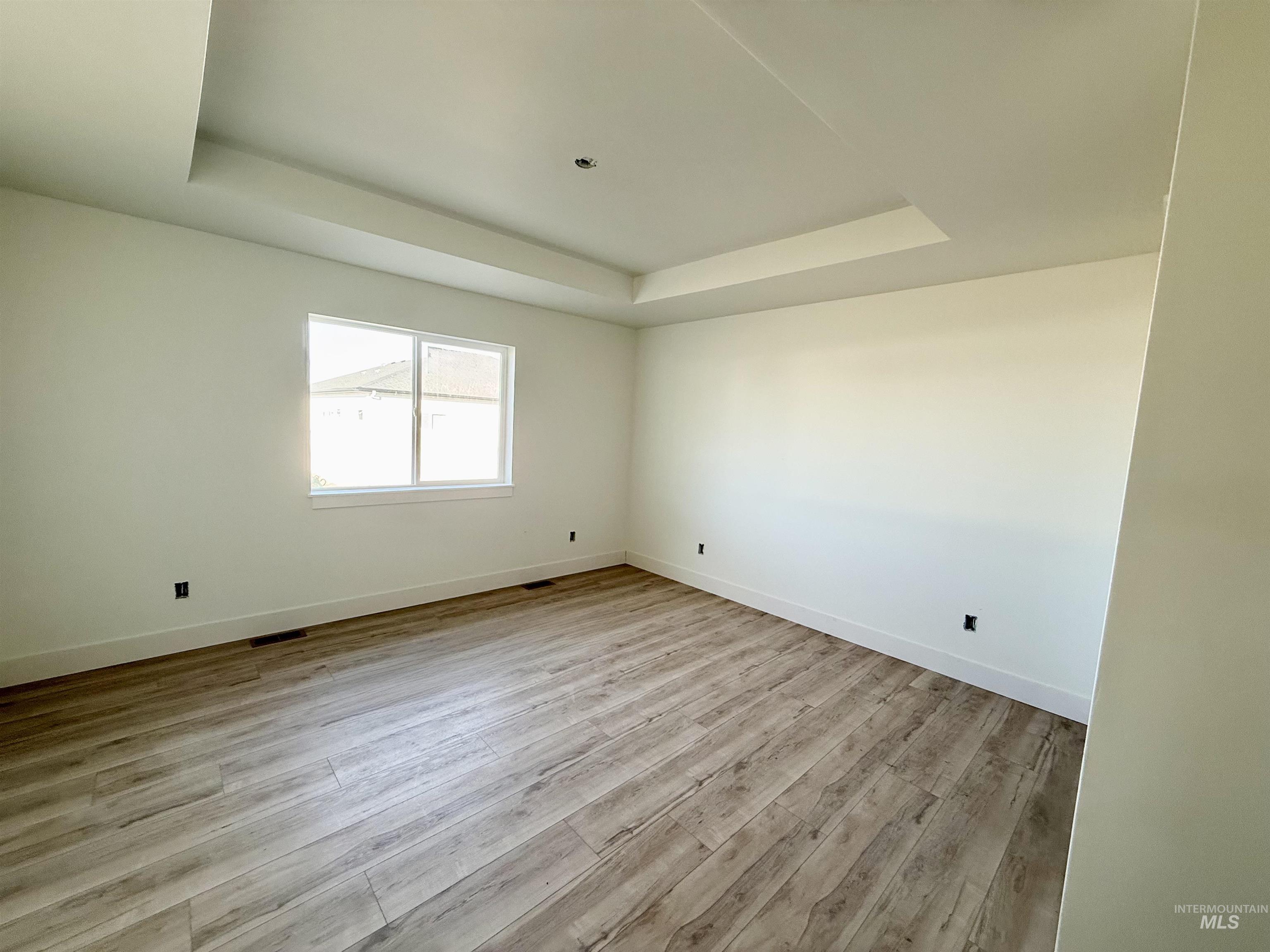 1210 Ira Burton, Twin Falls, Idaho 83301, 4 Bedrooms, 2 Bathrooms, Residential For Sale, Price $439,000,MLS 98972500