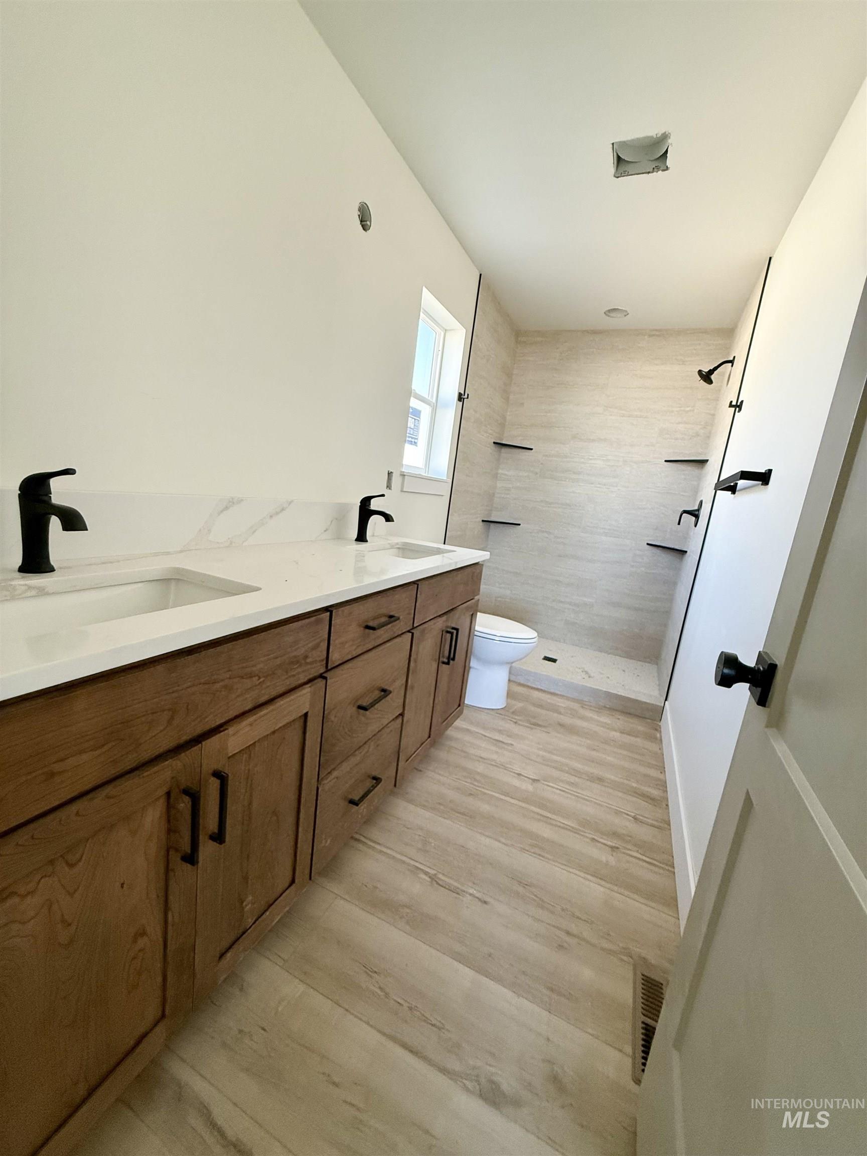 1210 Ira Burton, Twin Falls, Idaho 83301, 4 Bedrooms, 2 Bathrooms, Residential For Sale, Price $439,000,MLS 98972500