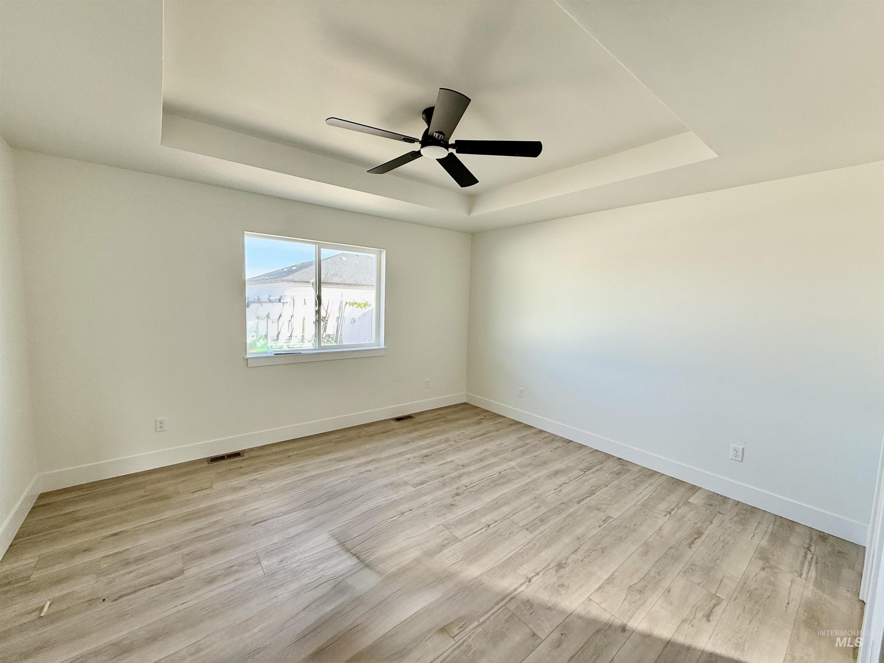 1210 Ira Burton, Twin Falls, Idaho 83301, 4 Bedrooms, 2 Bathrooms, Residential For Sale, Price $439,000,MLS 98972500