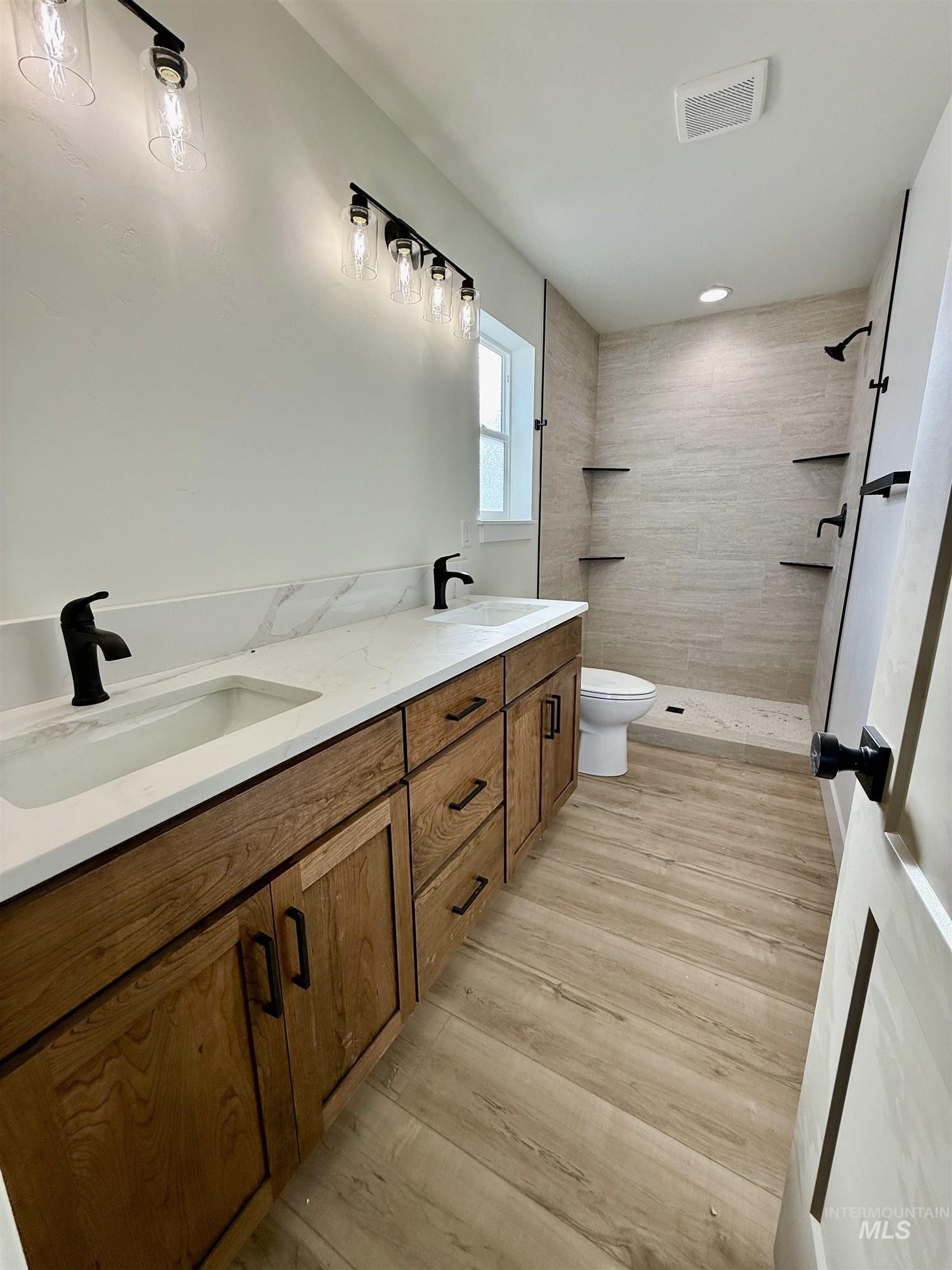 1210 Ira Burton, Twin Falls, Idaho 83301, 4 Bedrooms, 2 Bathrooms, Residential For Sale, Price $439,000,MLS 98972500