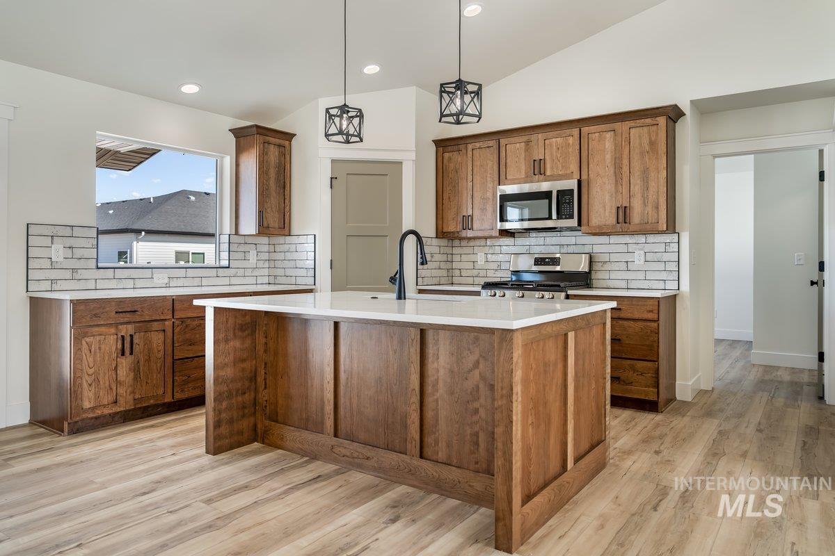 1210 Ira Burton, Twin Falls, Idaho 83301, 4 Bedrooms, 2 Bathrooms, Residential For Sale, Price $439,000,MLS 98972500