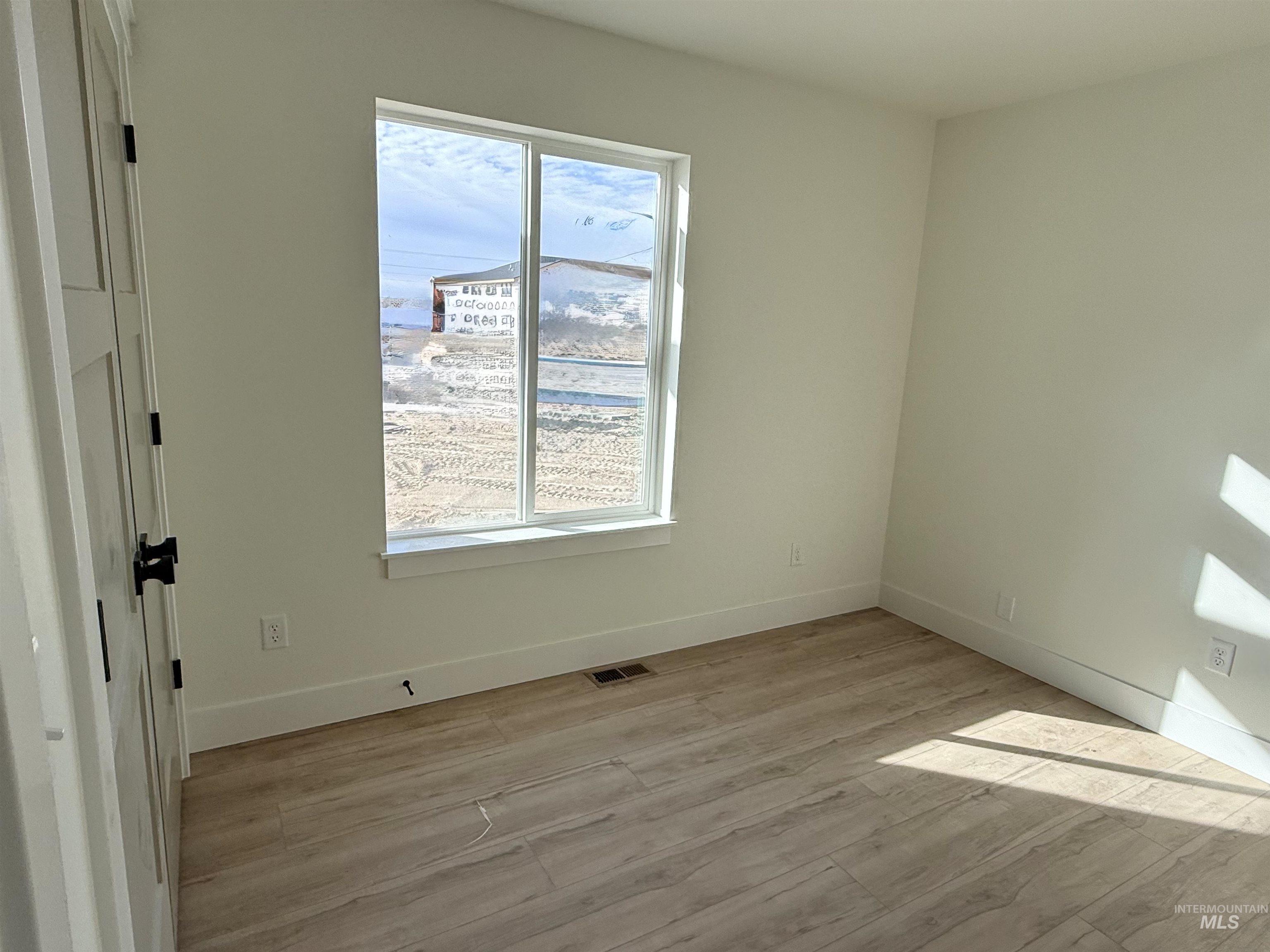 1210 Ira Burton, Twin Falls, Idaho 83301, 4 Bedrooms, 2 Bathrooms, Residential For Sale, Price $439,000,MLS 98972500