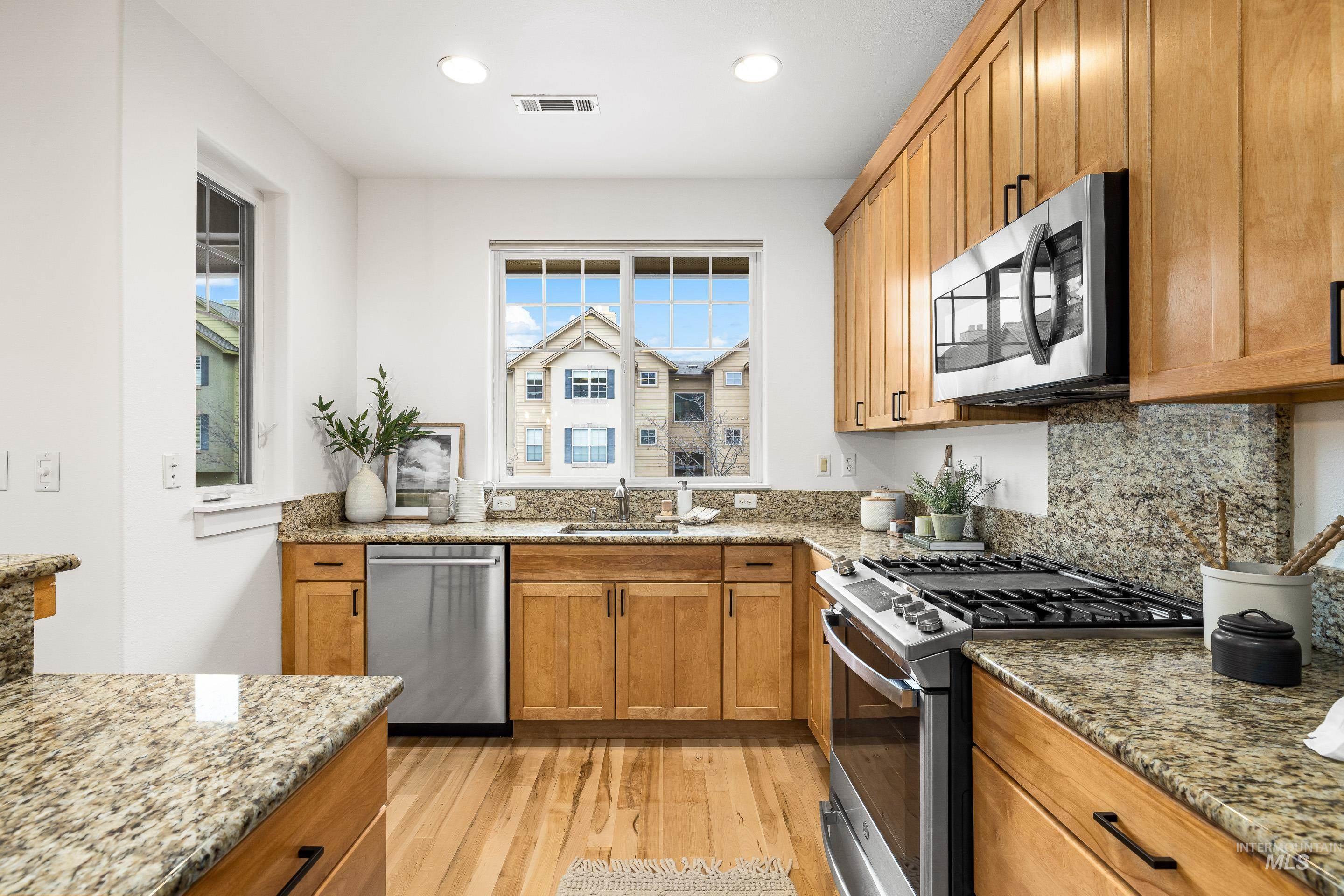 2450 Bogus Basin Road, Boise, Idaho 83702, 3 Bedrooms, 3.5 Bathrooms, Residential For Sale, Price $710,000,MLS 98972501