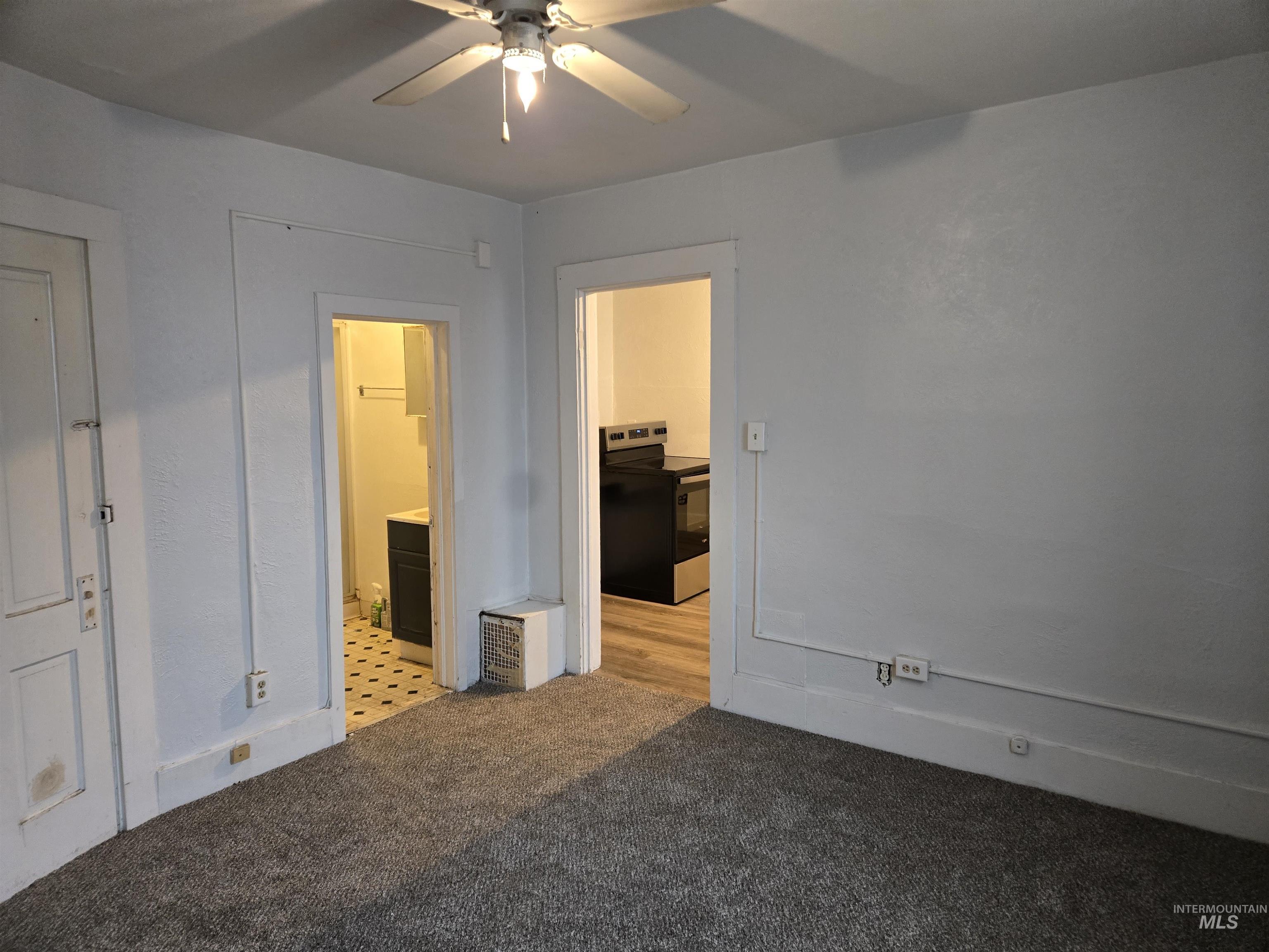 330 2nd Ave North, Twin Falls, Idaho 83301, 1 Bedroom, 1 Bathroom, Residential Income For Sale, Price $530,000,MLS 98972503