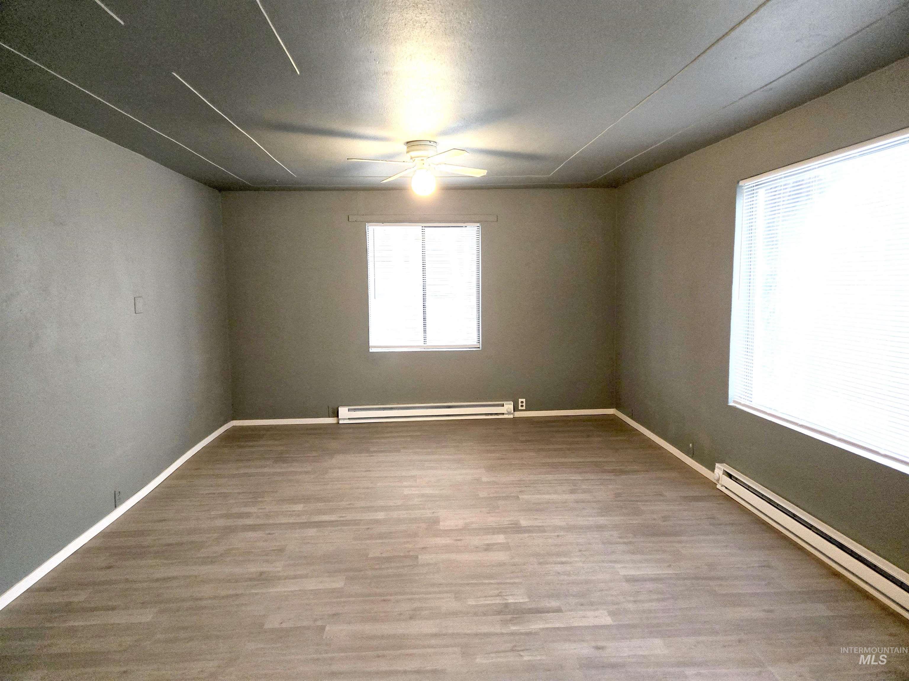 330 2nd Ave North, Twin Falls, Idaho 83301, 1 Bedroom, 1 Bathroom, Residential Income For Sale, Price $490,000, 98972503