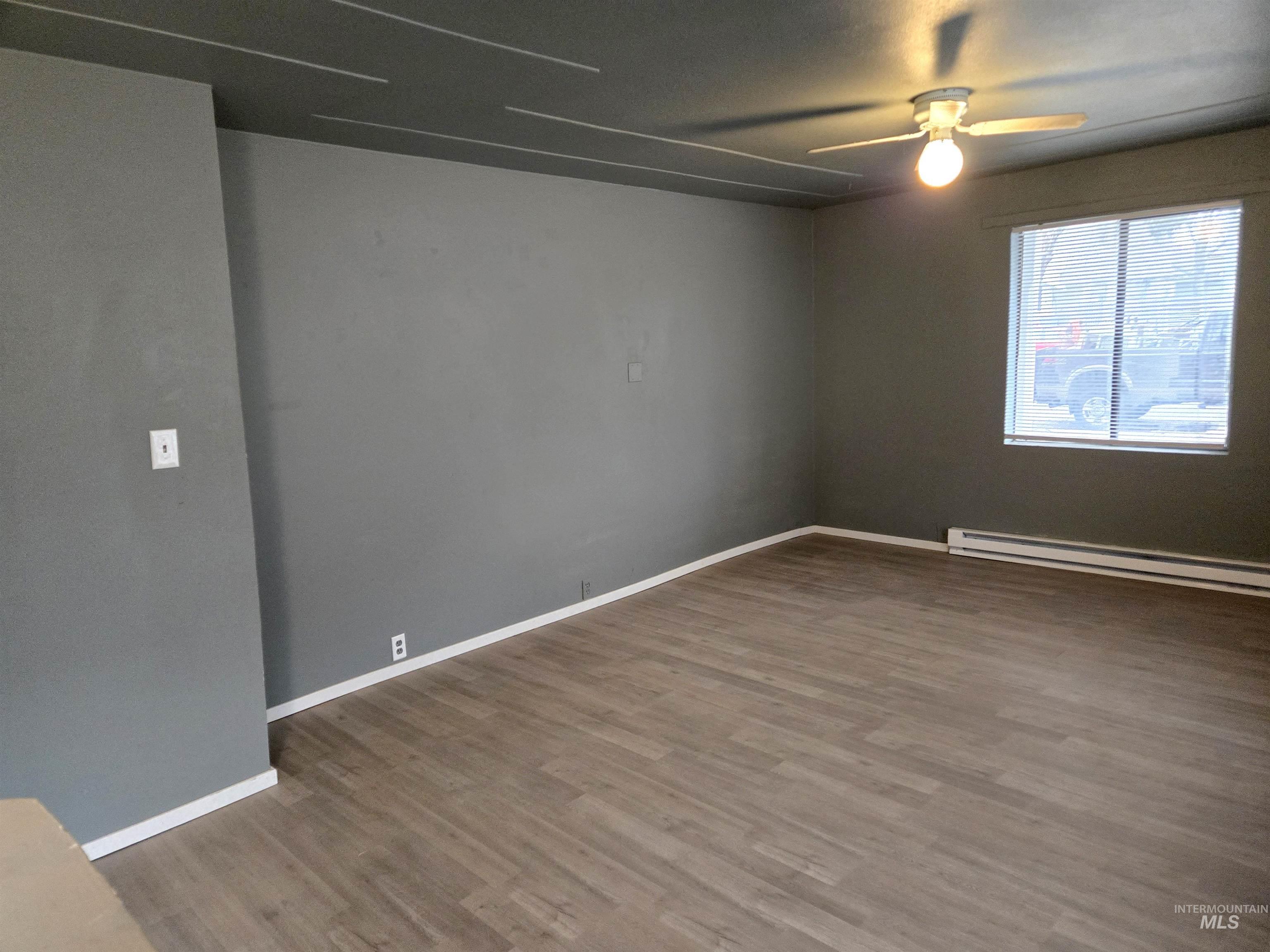 330 2nd Ave North, Twin Falls, Idaho 83301, 1 Bedroom, 1 Bathroom, Residential Income For Sale, Price $490,000, 98972503