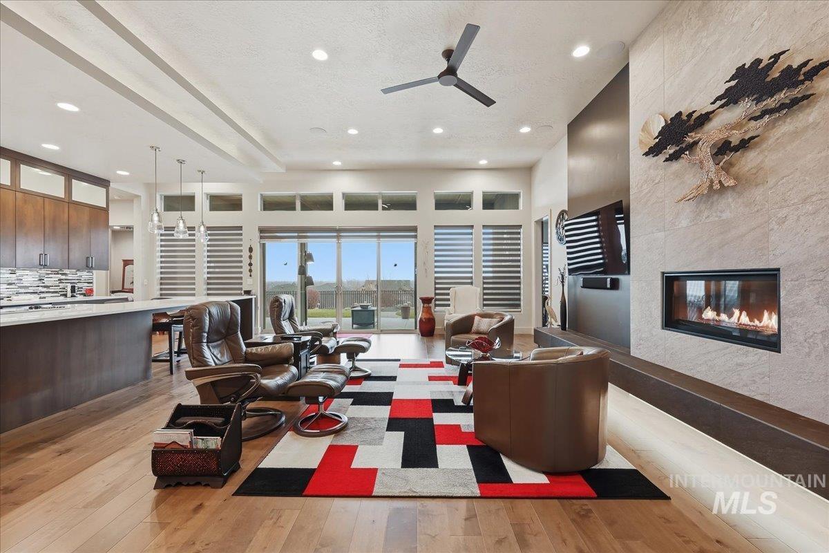 672 E Vivid Sky Drive, Meridian, Idaho 83642-4955, 3 Bedrooms, 2 Bathrooms, Residential For Sale, Price $795,000,MLS 98972504