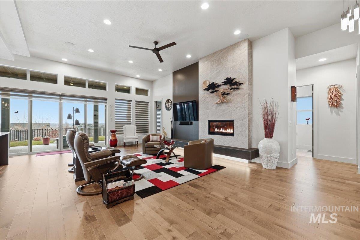 672 E Vivid Sky Drive, Meridian, Idaho 83642-4955, 3 Bedrooms, 2 Bathrooms, Residential For Sale, Price $795,000,MLS 98972504