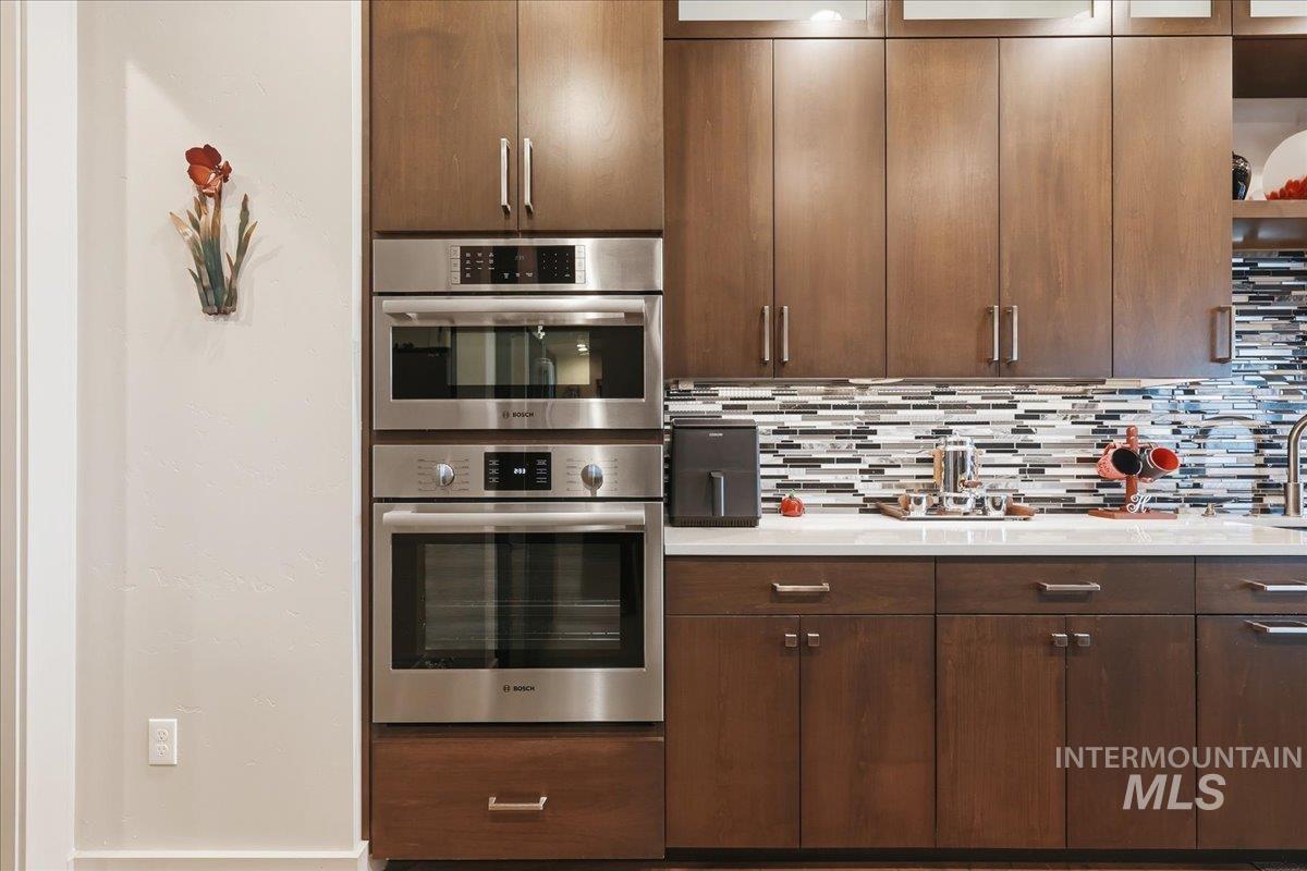 672 E Vivid Sky Drive, Meridian, Idaho 83642-4955, 3 Bedrooms, 2 Bathrooms, Residential For Sale, Price $795,000,MLS 98972504