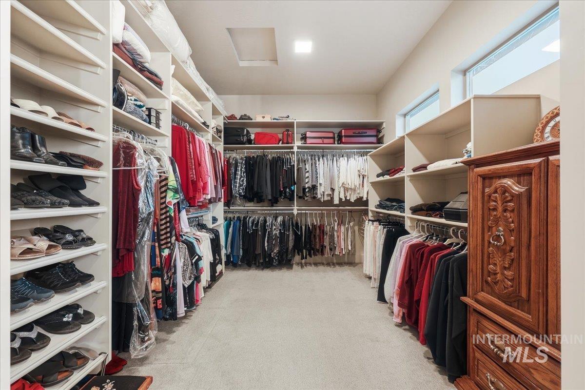 672 E Vivid Sky Drive, Meridian, Idaho 83642-4955, 3 Bedrooms, 2 Bathrooms, Residential For Sale, Price $795,000,MLS 98972504