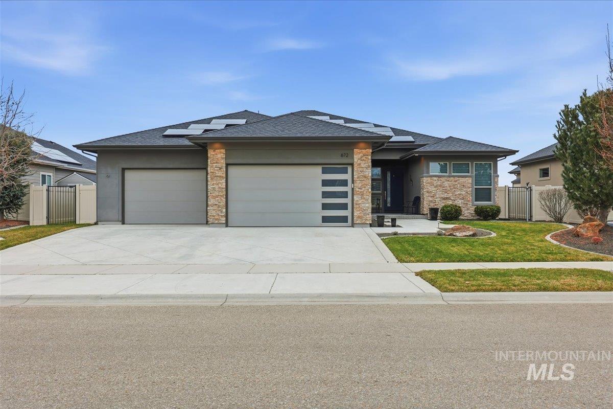 672 E Vivid Sky Drive, Meridian, Idaho 83642-4955, 3 Bedrooms, 2 Bathrooms, Residential For Sale, Price $795,000,MLS 98972504
