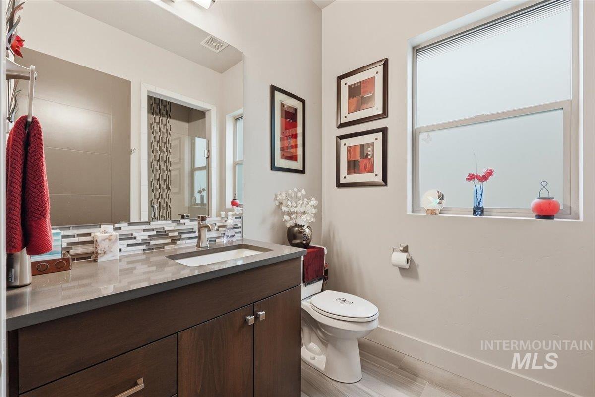 672 E Vivid Sky Drive, Meridian, Idaho 83642-4955, 3 Bedrooms, 2 Bathrooms, Residential For Sale, Price $795,000,MLS 98972504