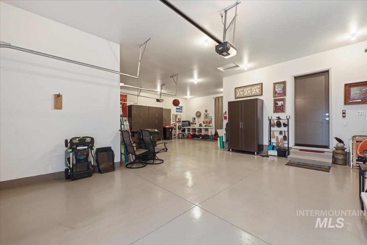 672 E Vivid Sky Drive, Meridian, Idaho 83642-4955, 3 Bedrooms, 2 Bathrooms, Residential For Sale, Price $795,000,MLS 98972504